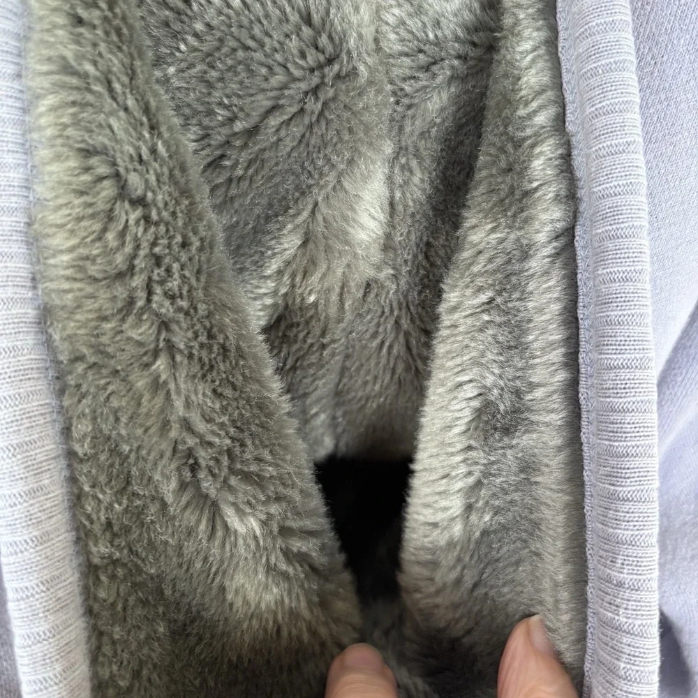 Vintage Old‎ Navy Gray Faux Fur Hoodie Embroidered Bird Size Large - 5-7Y  Girls